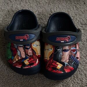 CROCS Kids Avengers Slippers - Red, Green, Black